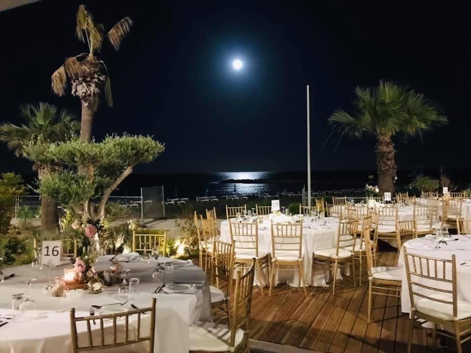 Lebay Beach Hotel Larnaca Ngoại thất bức ảnh